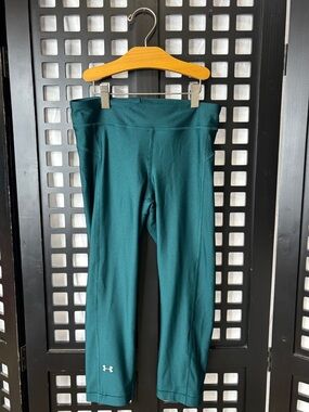 💚 Under Armour Heat Gear Capri Leggings Women's Small Teal Stretch Workout 💚